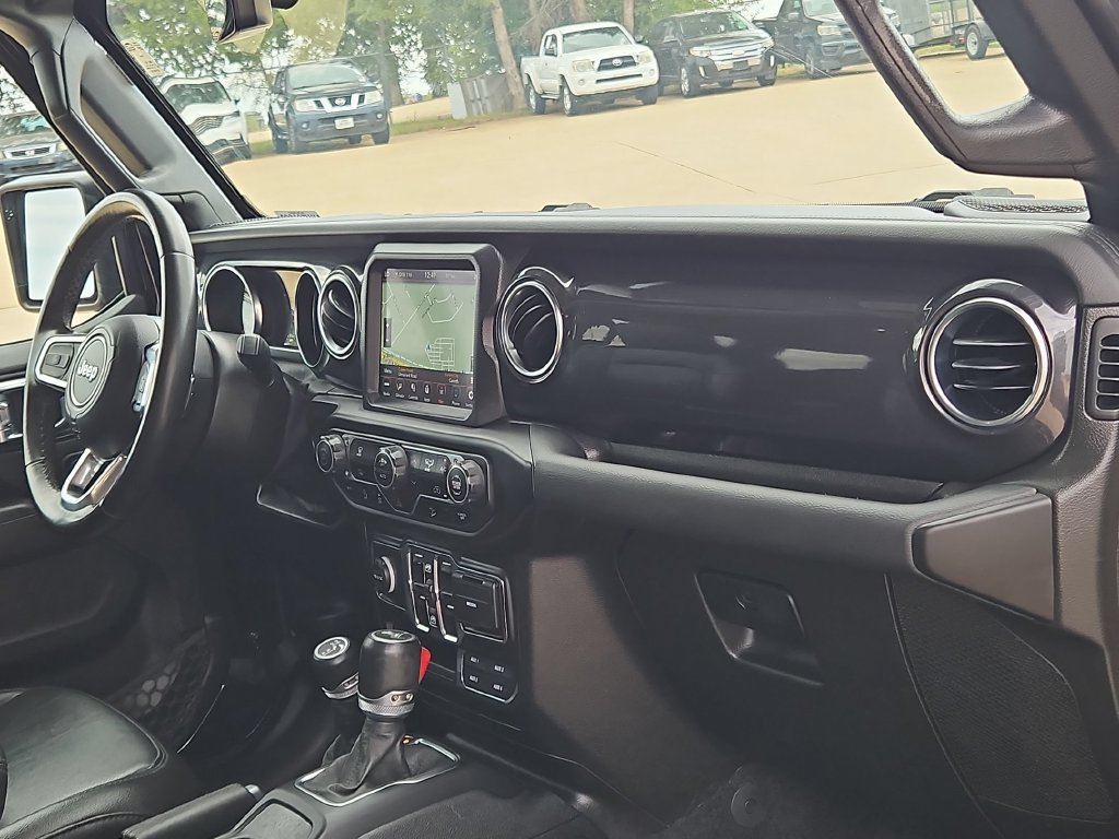 Used 2021 Jeep Wrangler Unlimited Sahara AWD/4WD image 30