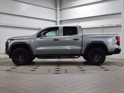 Used 2024 Chevrolet Colorado Trail Boss w/ Technology Package AWD/4WD image 4