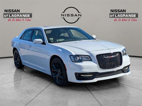 Used 2022 Chrysler 300 S image 3