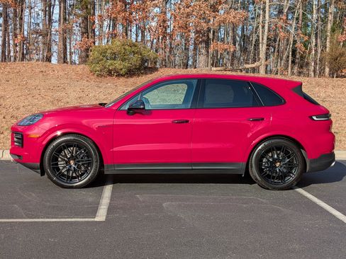 Certified 2025 Porsche Cayenne GTS AWD/4WD image 2