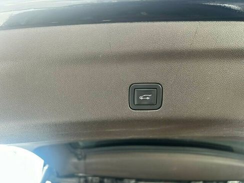 Used 2021 Cadillac Escalade Premium Luxury w/ Driver Assist Tech Package image 17