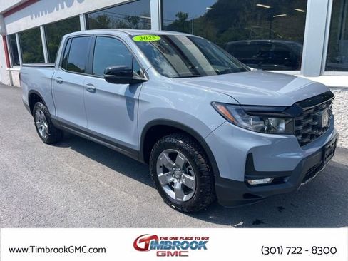 Used 2025 Honda Ridgeline TrailSport image 1