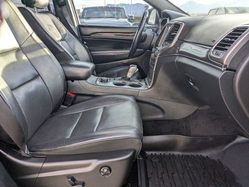 Used 2018 Jeep Grand Cherokee Overland image 20