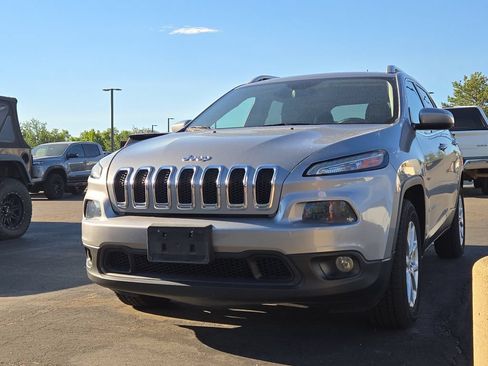 Used 2014 Jeep Cherokee Latitude w/ Comfort/Convenience Group AWD/4WD image 1