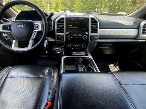 Used 2019 Ford F550 4x4 SuperCab Super Duty w/ Lariat Value Package image 15