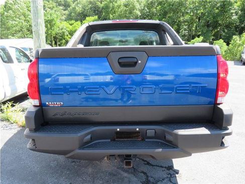 Used 2003 Chevrolet Avalanche 4x4 w/ Driver Convenience Package image 17