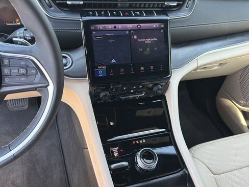 Certified 2025 Jeep Grand Cherokee L Limited w/ Luxury Tech Group II AWD/4WD image 31