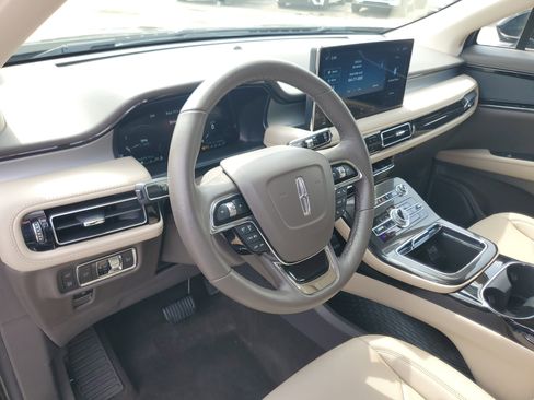 Certified 2023 Lincoln Nautilus FWD image 13