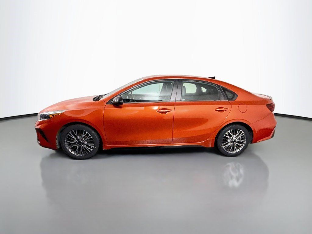 Used 2022 Kia Forte GT-Line w/ GT-Line Technology Package FWD image 6