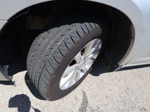 Used 2012 Chrysler 200 Touring FWD image 12