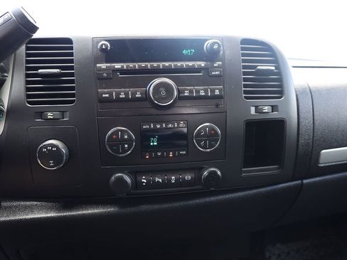 Used 2013 Chevrolet Silverado 2500 LT w/ Interior Plus Package AWD/4WD image 15