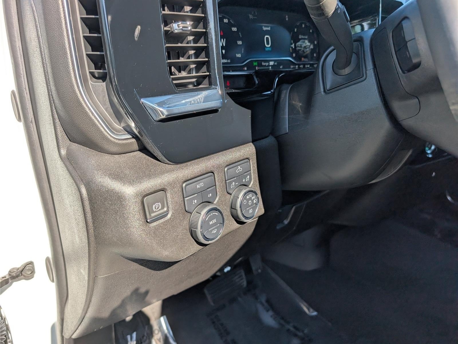 Used 2024 Chevrolet Silverado 1500 RST AWD/4WD image 20