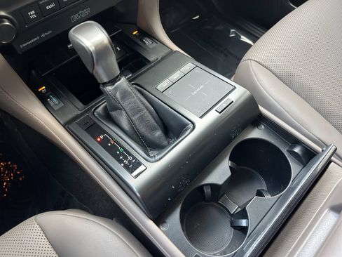 Used 2023 Lexus GX 460 Premium w/ Accessory Package AWD/4WD image 8