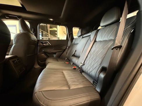 New 2026 Mitsubishi Outlander SEL Black Edition FWD image 30