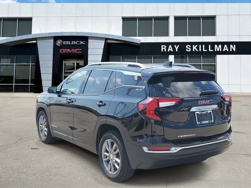 Used 2024 GMC Terrain SLT FWD image 4