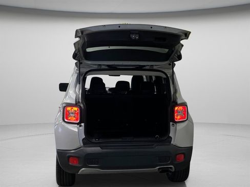 Used 2018 Jeep Renegade Limited w/ UConnect 8.4 Nav Group AWD/4WD image 9