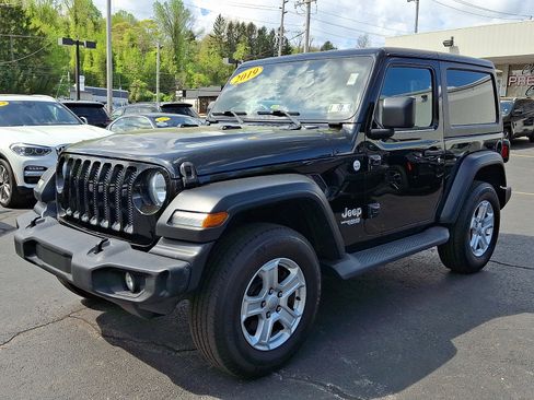 Certified 2019 Jeep Wrangler Sport image 3