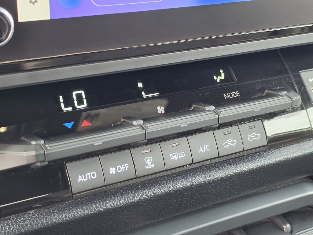 Used 2025 Toyota Tundra SR AWD/4WD image 19