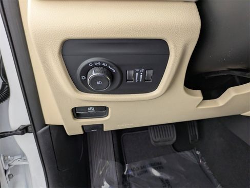 New 2025 Jeep Grand Cherokee Limited image 18