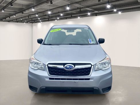 Used 2016 Subaru Forester 2.5i AWD/4WD image 2