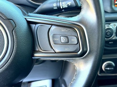 Used 2021 Jeep Gladiator Sport AWD/4WD image 12
