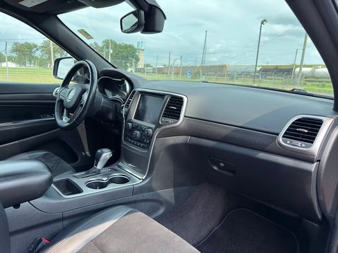 Used 2018 Jeep Grand Cherokee Altitude AWD/4WD image 34