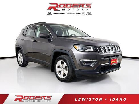 Used 2017 Jeep Compass Latitude w/ Popular Equipment Group image 1