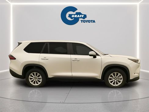 Used 2025 Toyota Grand Highlander AWD image 6