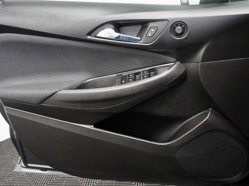 Used 2018 Chevrolet Cruze LT w/ Convenience Package FWD image 36