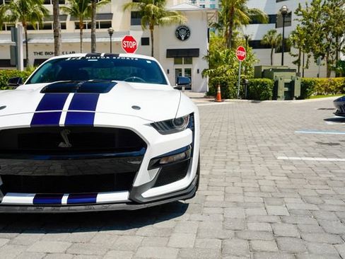 Used 2020 Ford Mustang Shelby GT500 w/ Technology Package RWD image 8