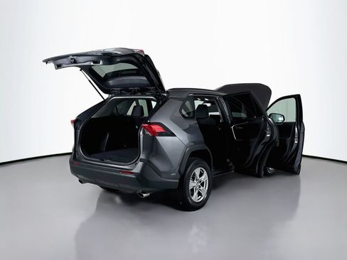 Used 2025 Toyota RAV4 XLE FWD image 20