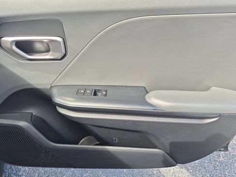 Used 2025 Kia K4 FWD image 32
