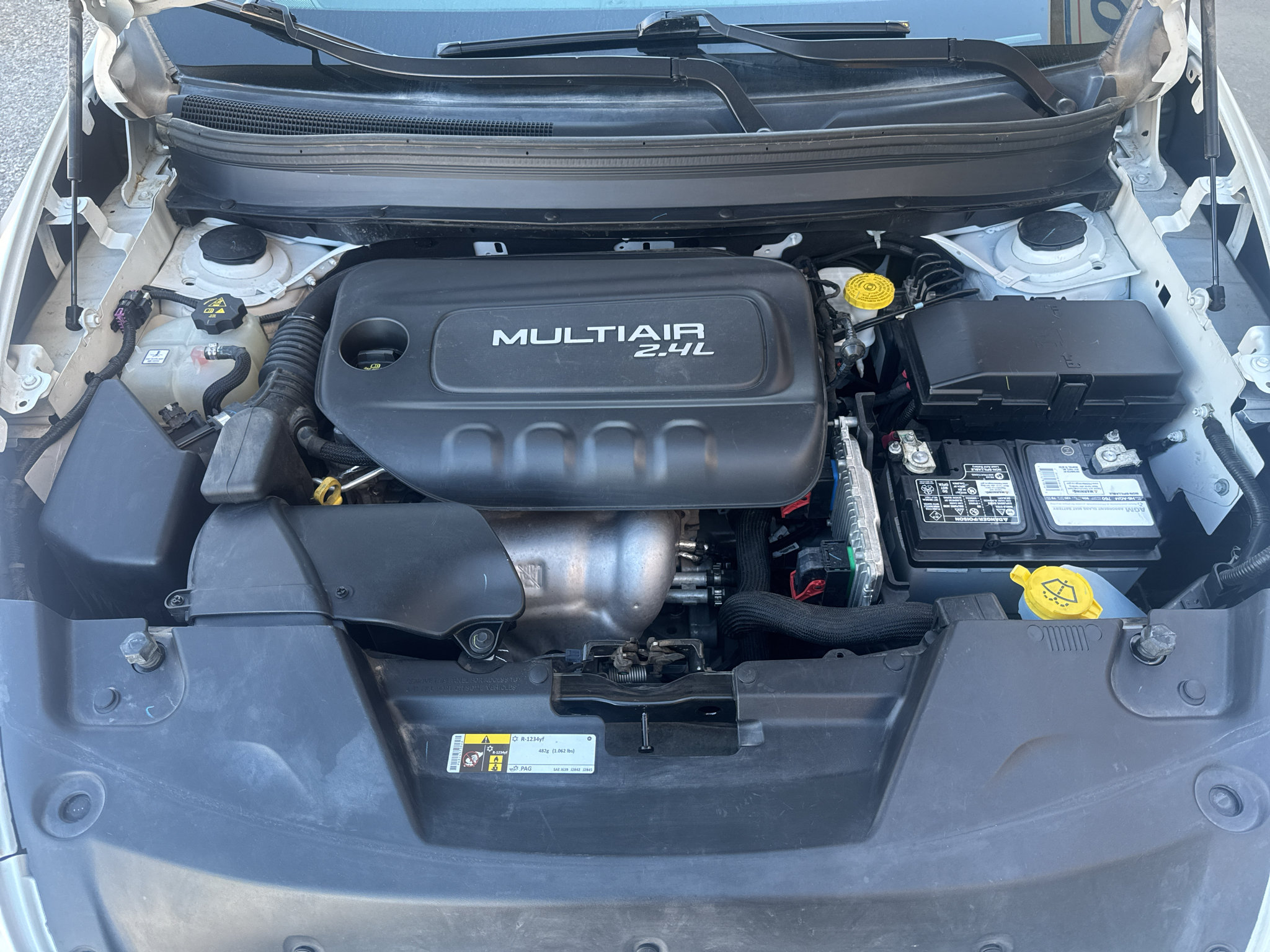 Used 2018 Jeep Cherokee Latitude w/ Safety Group AWD/4WD image 40