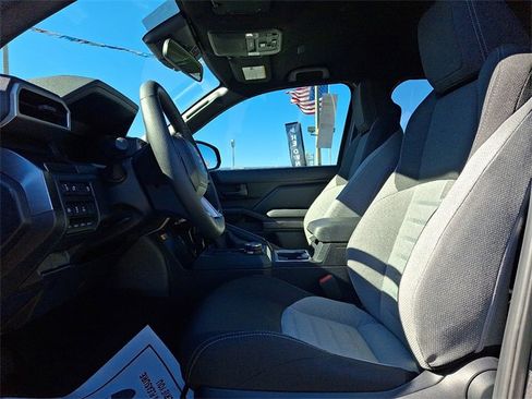 Used 2025 Toyota 4Runner TRD Off-Road image 13