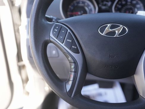Used 2015 Hyundai Elantra SE w/ Option Group 02 image 22