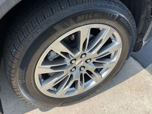 Used 2025 Ford Explorer Active w/ Active Comfort Package image 11