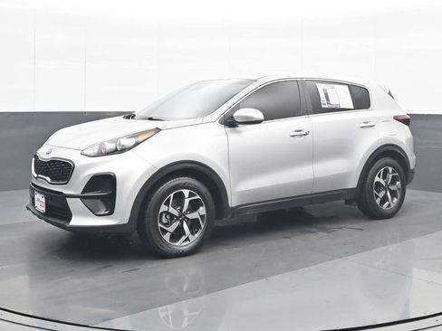 Used 2022 Kia Sportage LX image 2