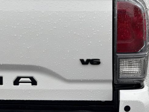 Used 2021 Toyota Tacoma TRD Off-Road w/ Technology Package image 29