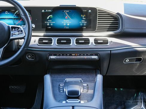 Used 2022 Mercedes-Benz GLS 450 4MATIC image 13