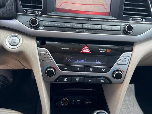 Used 2017 Hyundai Elantra SE w/ SE A/T Tech Package 03 FWD image 14
