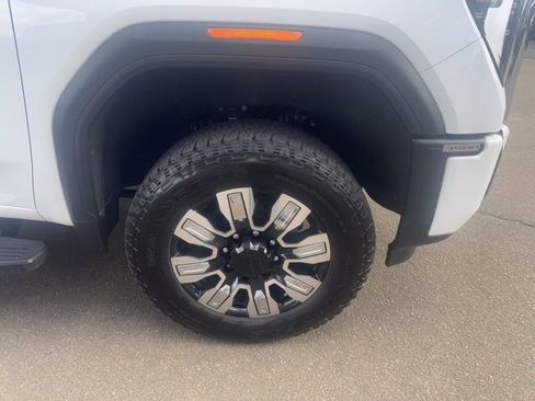 Used 2024 GMC Sierra 3500 Denali w/ Denali Reserve Package image 10