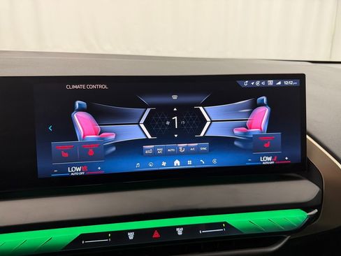 Used 2025 BMW X3 xDrive30i w/ Premium Package image 39