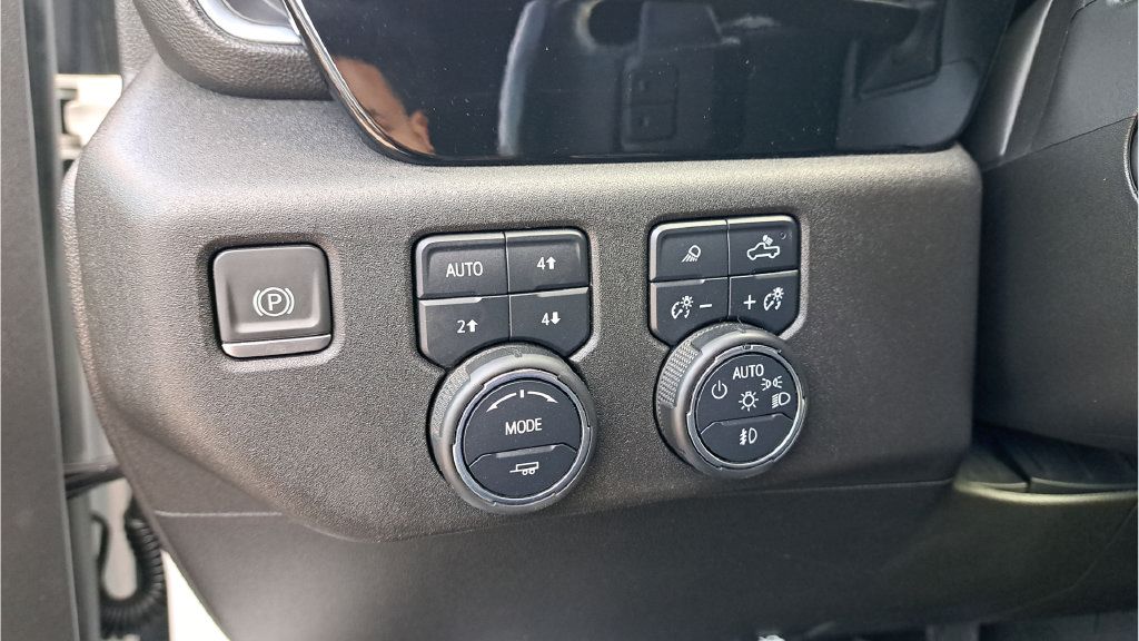 Used 2022 Chevrolet Silverado 1500 High Country w/ Z71 Off-Road Package AWD/4WD image 25