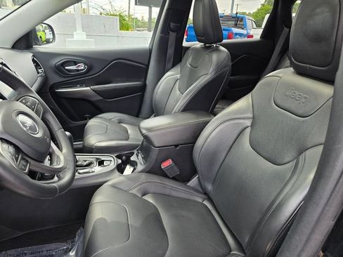 Used 2019 Jeep Cherokee Limited AWD/4WD image 5
