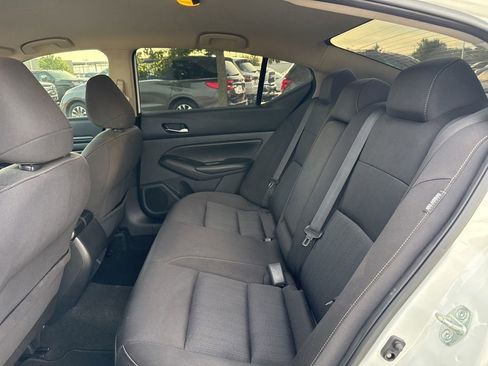 Used 2019 Nissan Altima 2.5 S FWD image 12