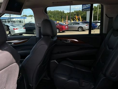 Used 2019 Cadillac Escalade ESV Premium Luxury AWD/4WD image 36