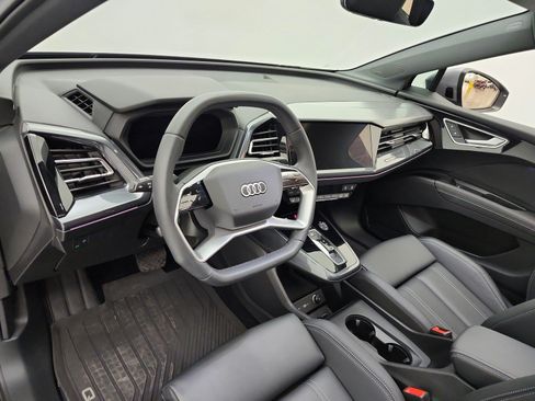 Used 2024 Audi Q4 e-tron Premium Plus AWD/4WD image 9