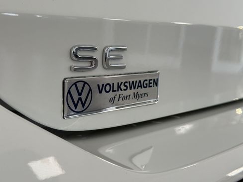 New 2026 Volkswagen Taos SE FWD image 33