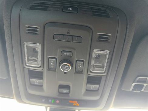 Used 2021 GMC Yukon XL Denali w/ Denali Premium Package image 41