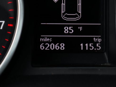 Used 2010 Volkswagen GTI 4-Door image 21